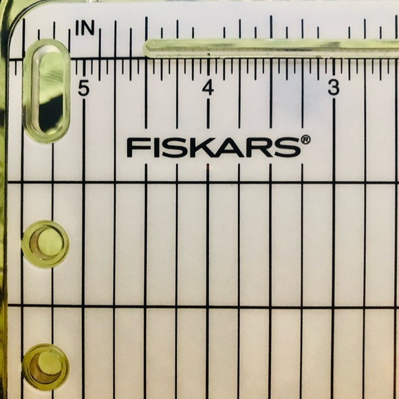 STATIONERY/FISKARS PAPER CUTTER BUNDLE - Picture 2 of 6